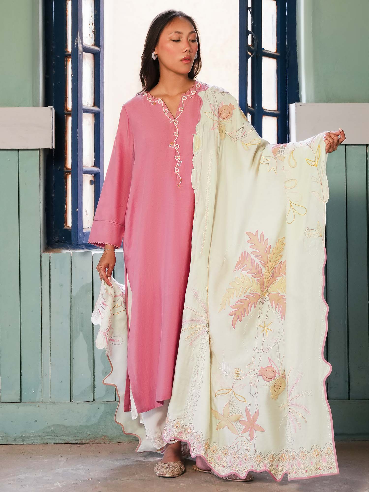 ALISHA & DUPATTA