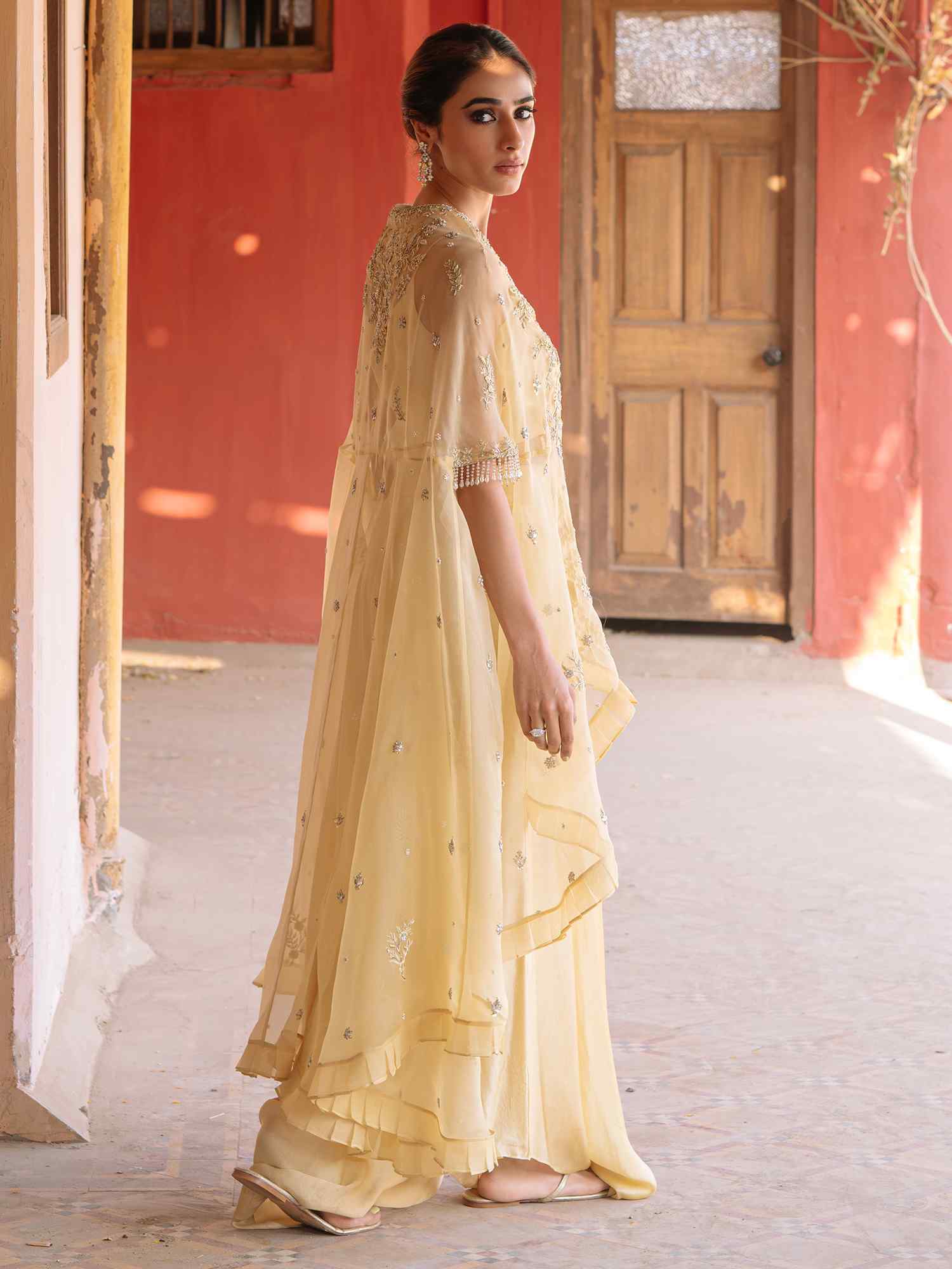 ANIKA CAPE, BLOUSE & PANTS - Image 3