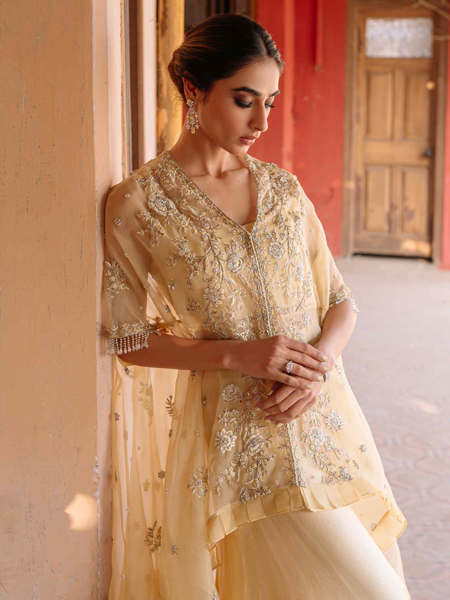 ANIKA CAPE, BLOUSE & PANTS - Image 4