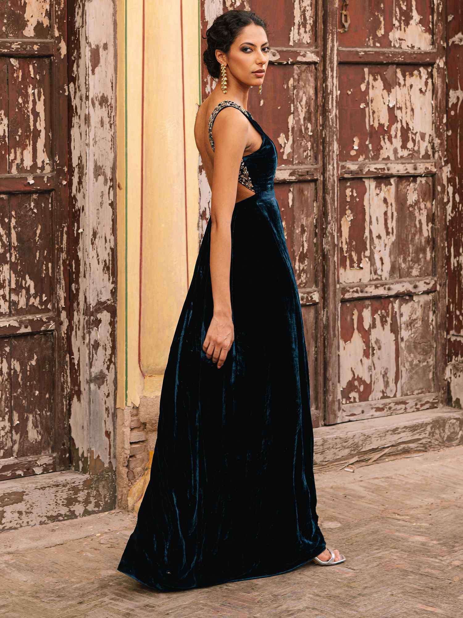 BACKLESS DRESS - Image 3