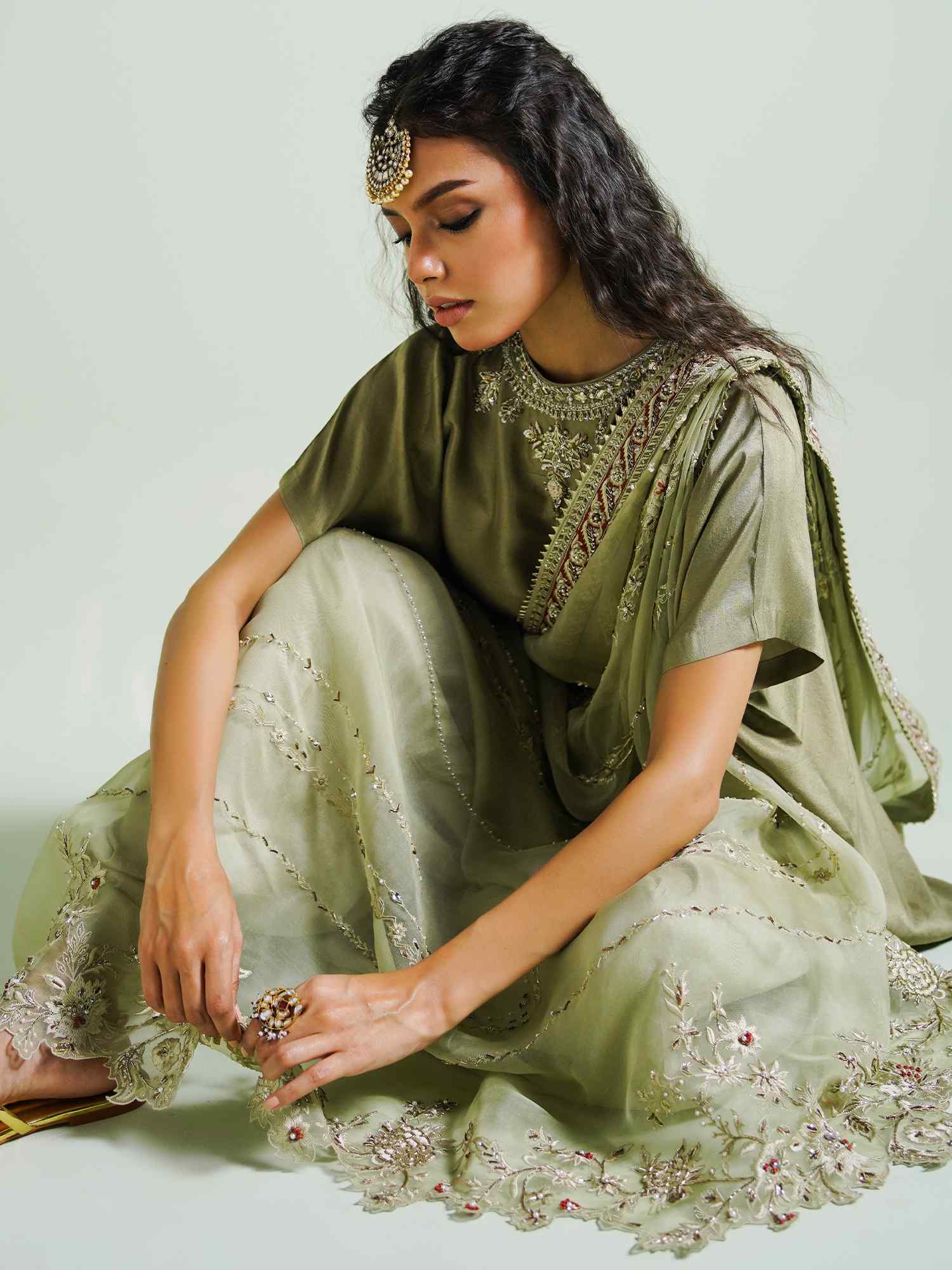 BAND GALA DRAPED DUPATTA & PANTS - Image 5