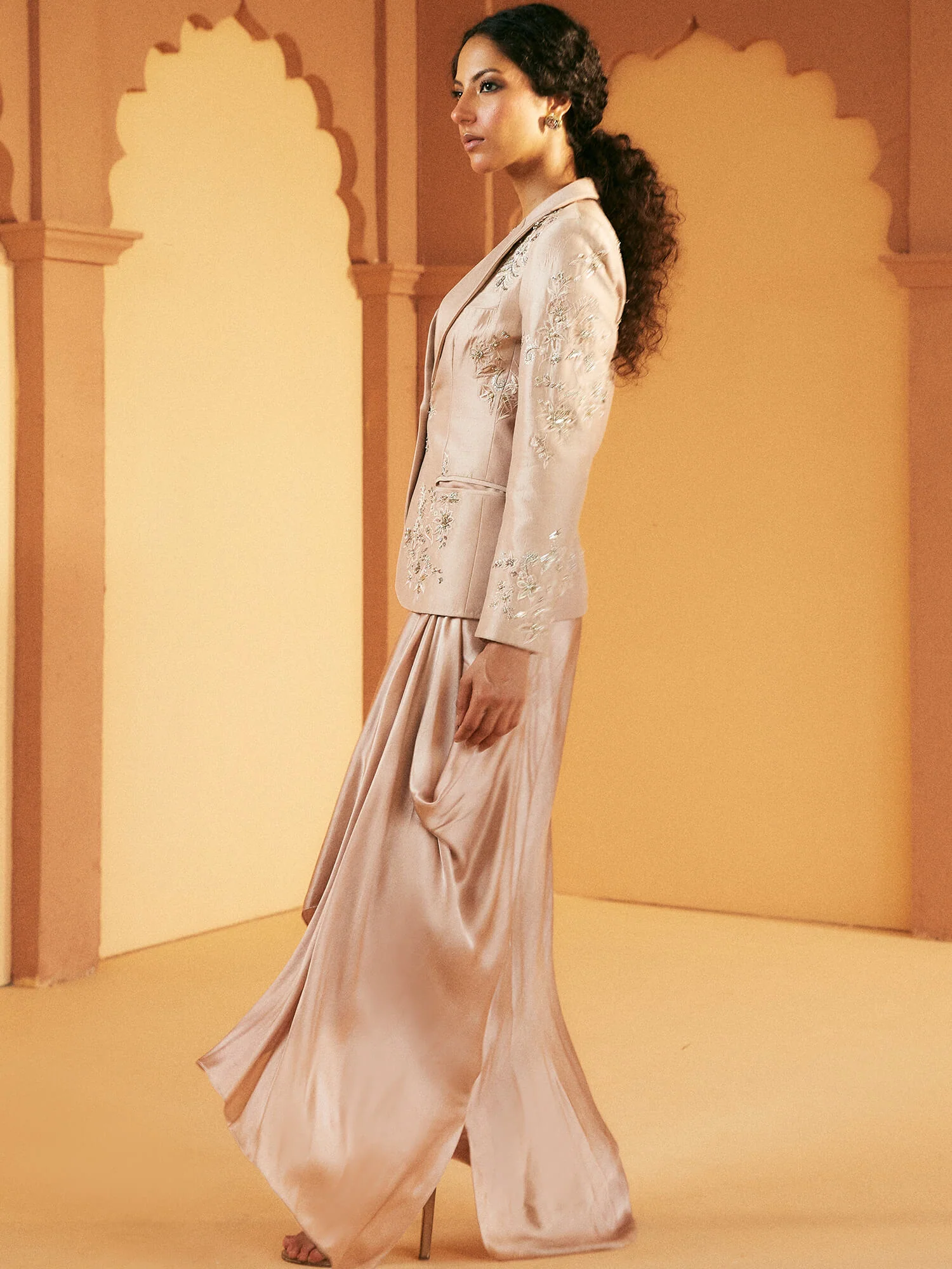 BLAZER, BLOUSE & PINCHED SKIRT - Image 3