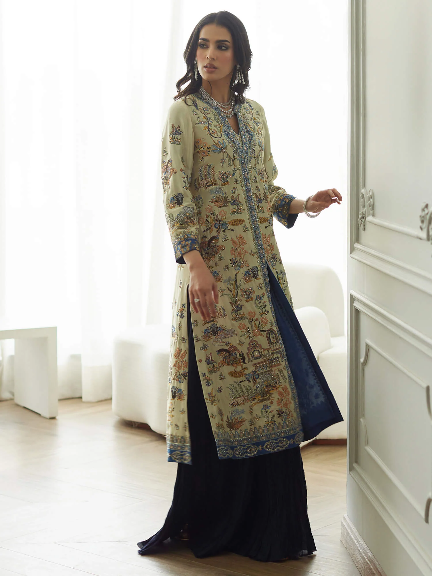 BORGIA, BLOUSE & CRUSHED SHARARA - Image 2