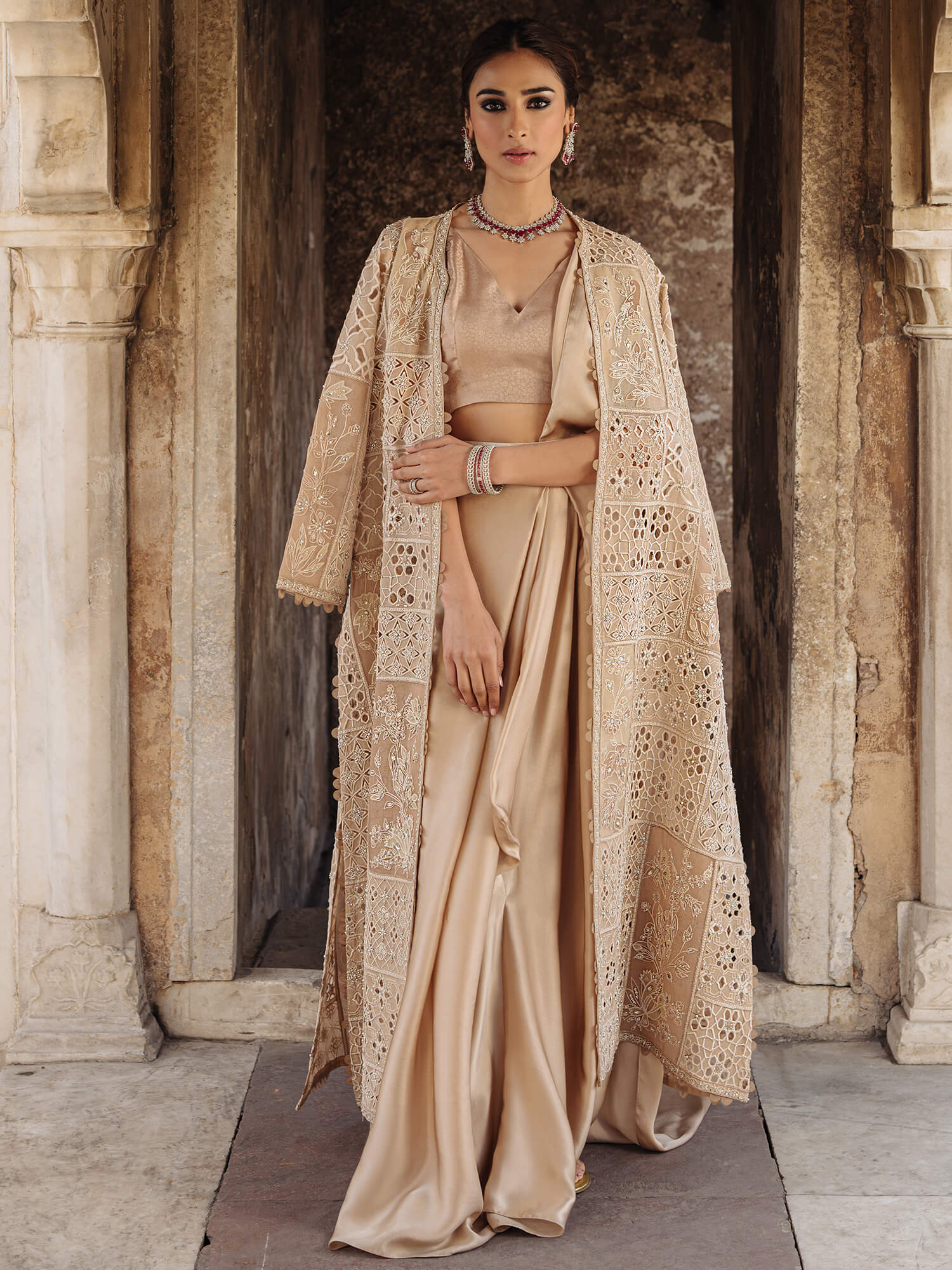 BORGIA COAT, BLOUSE & NIKHAR SARI - Image 3