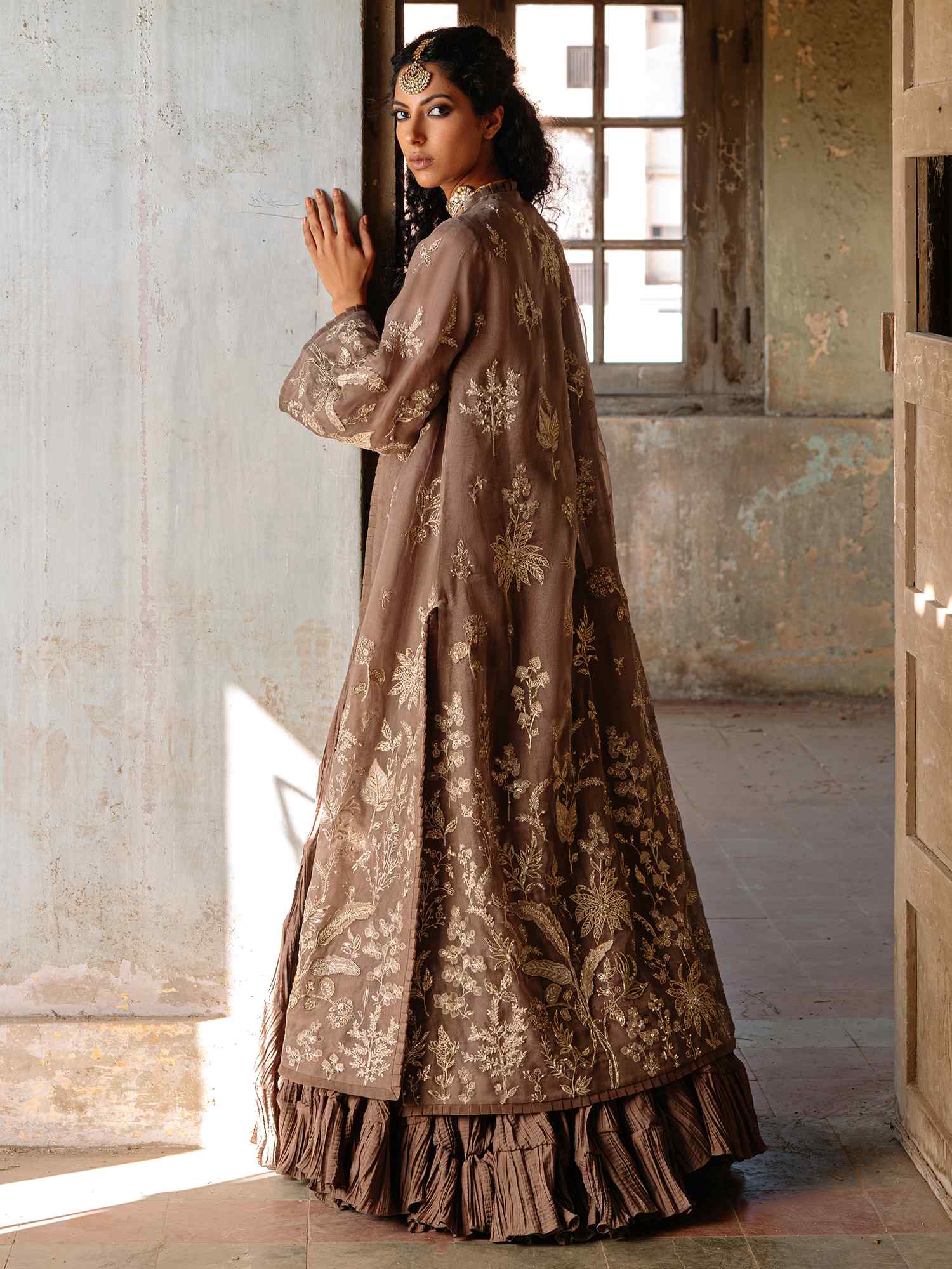 BORGIA COAT, BLOUSE & CRUSHED LEHENGA - Image 3