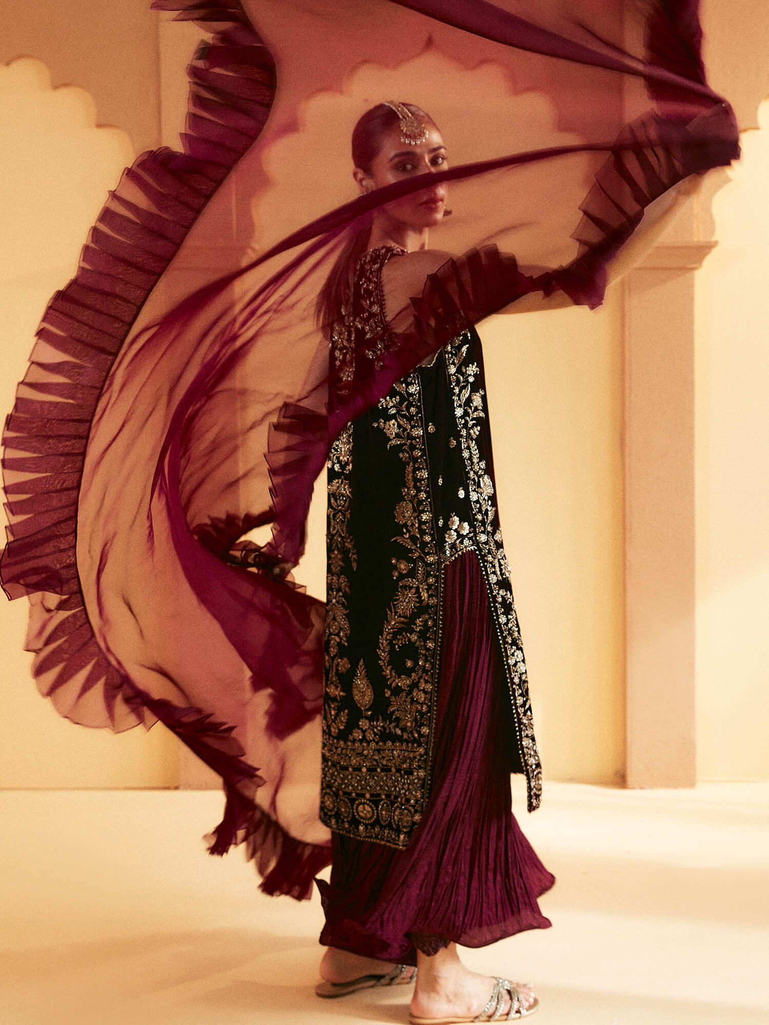 BUNDI, CRUSHED IZAAR & DUPATTA - Image 3
