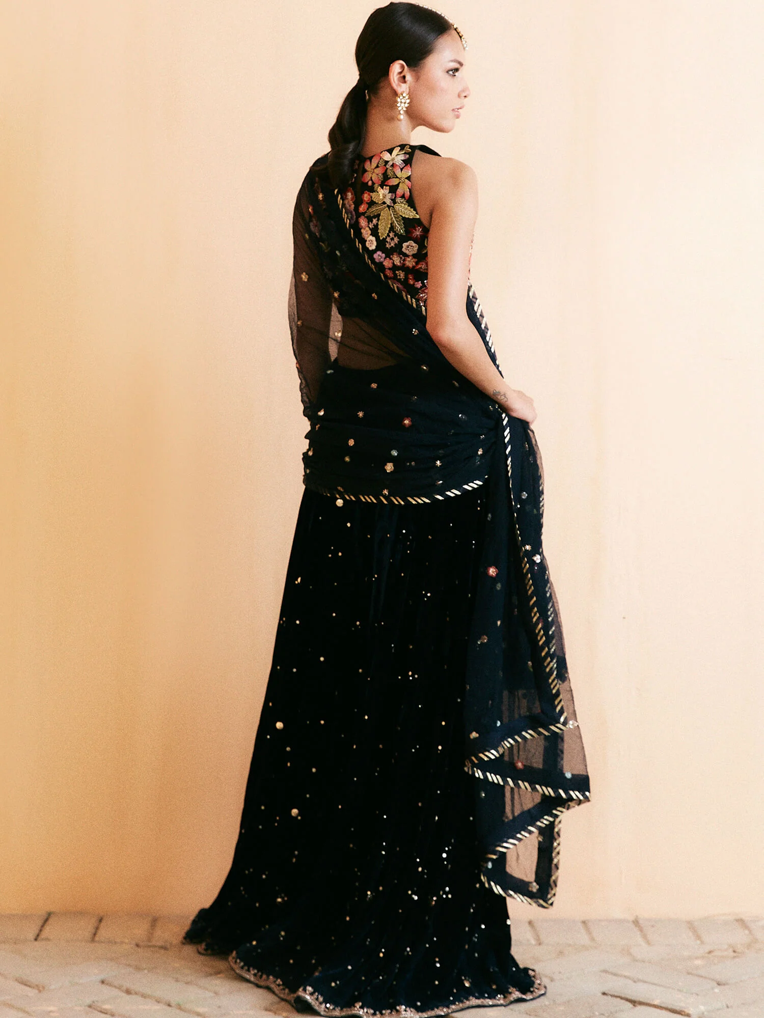 BLOUSE, SHARARA & DUPATTA - Image 4