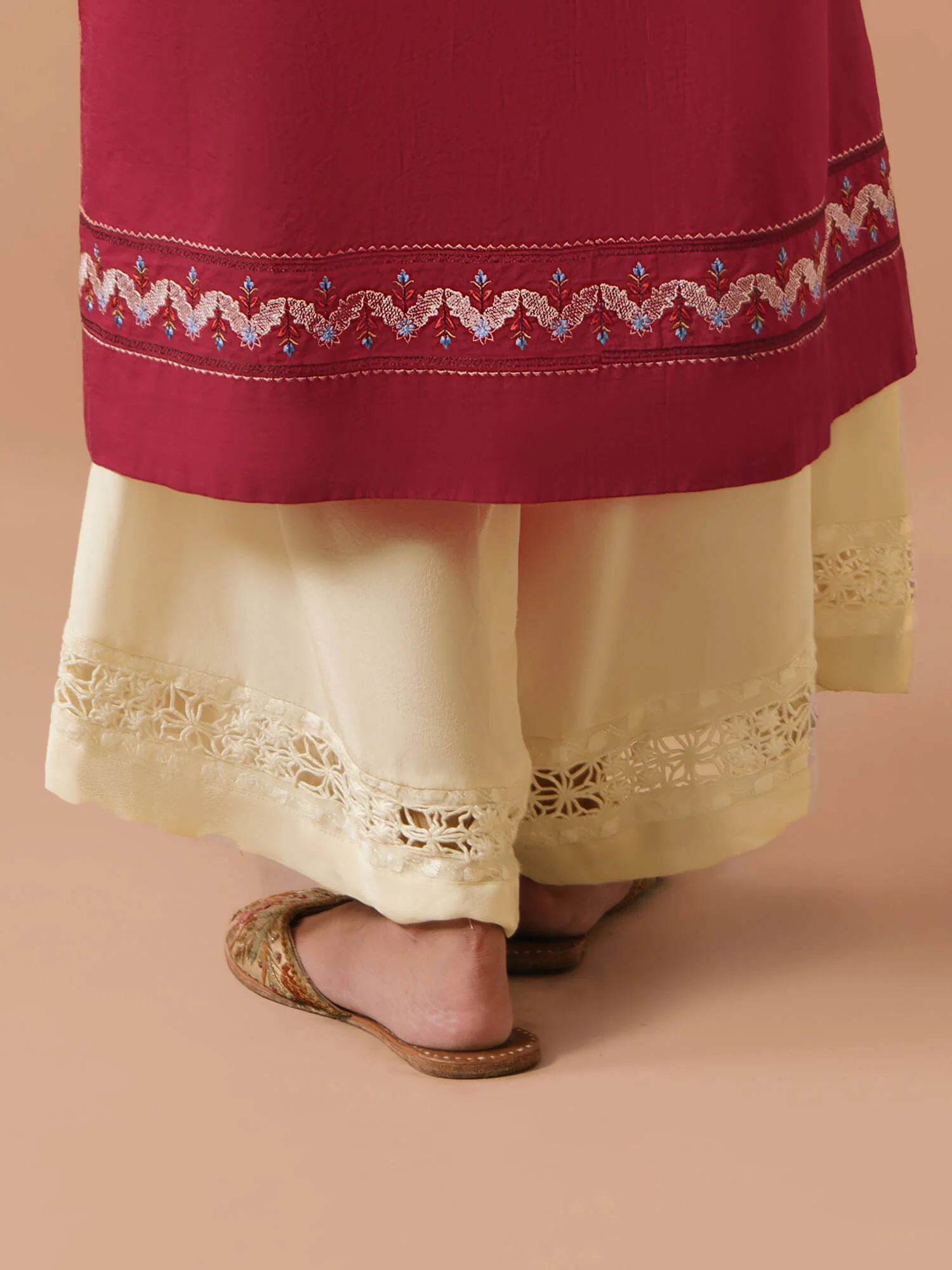IZAAR - Image 2