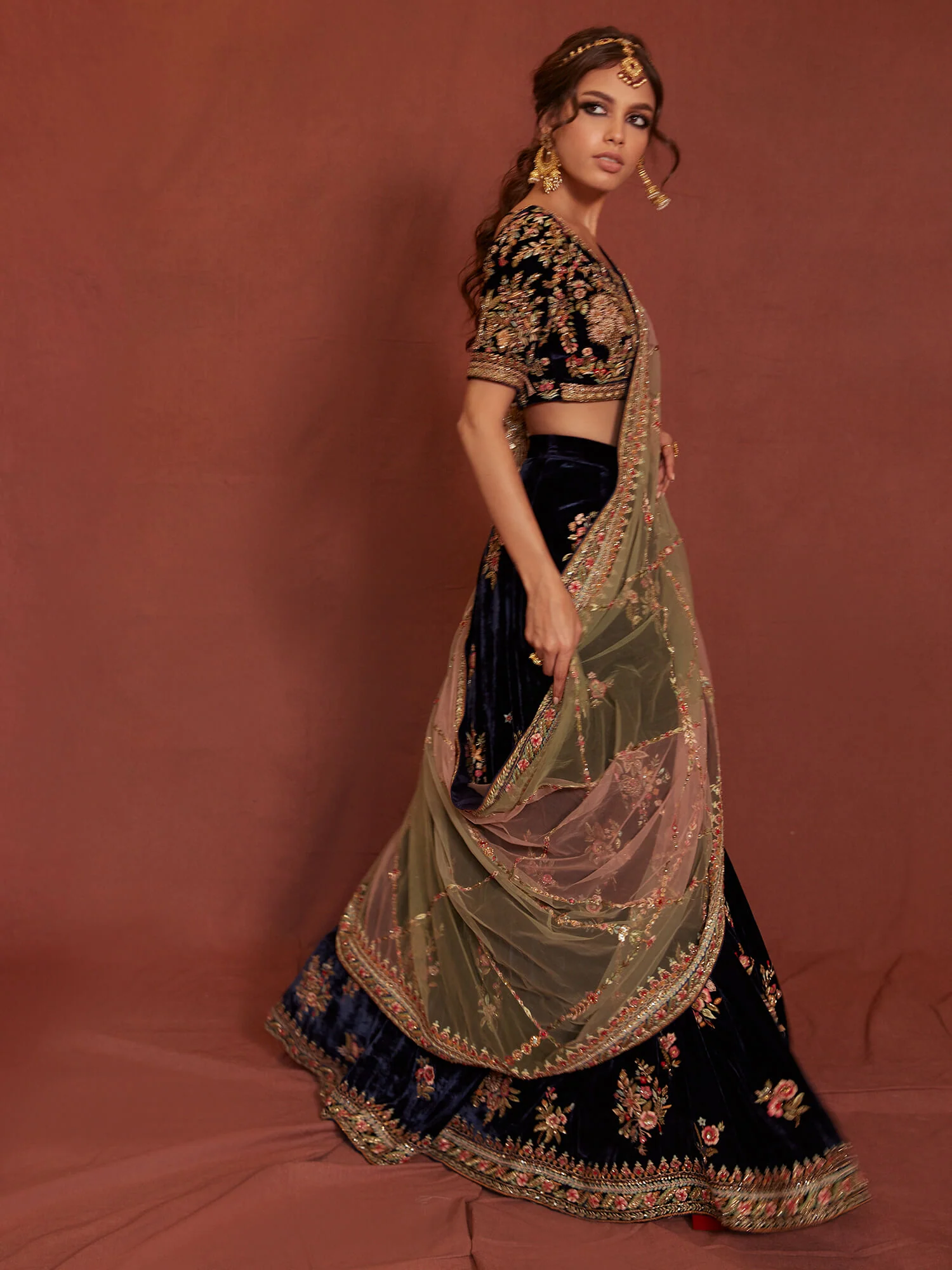 BLOUSE, LEHENGA & DUPATTA - Image 4