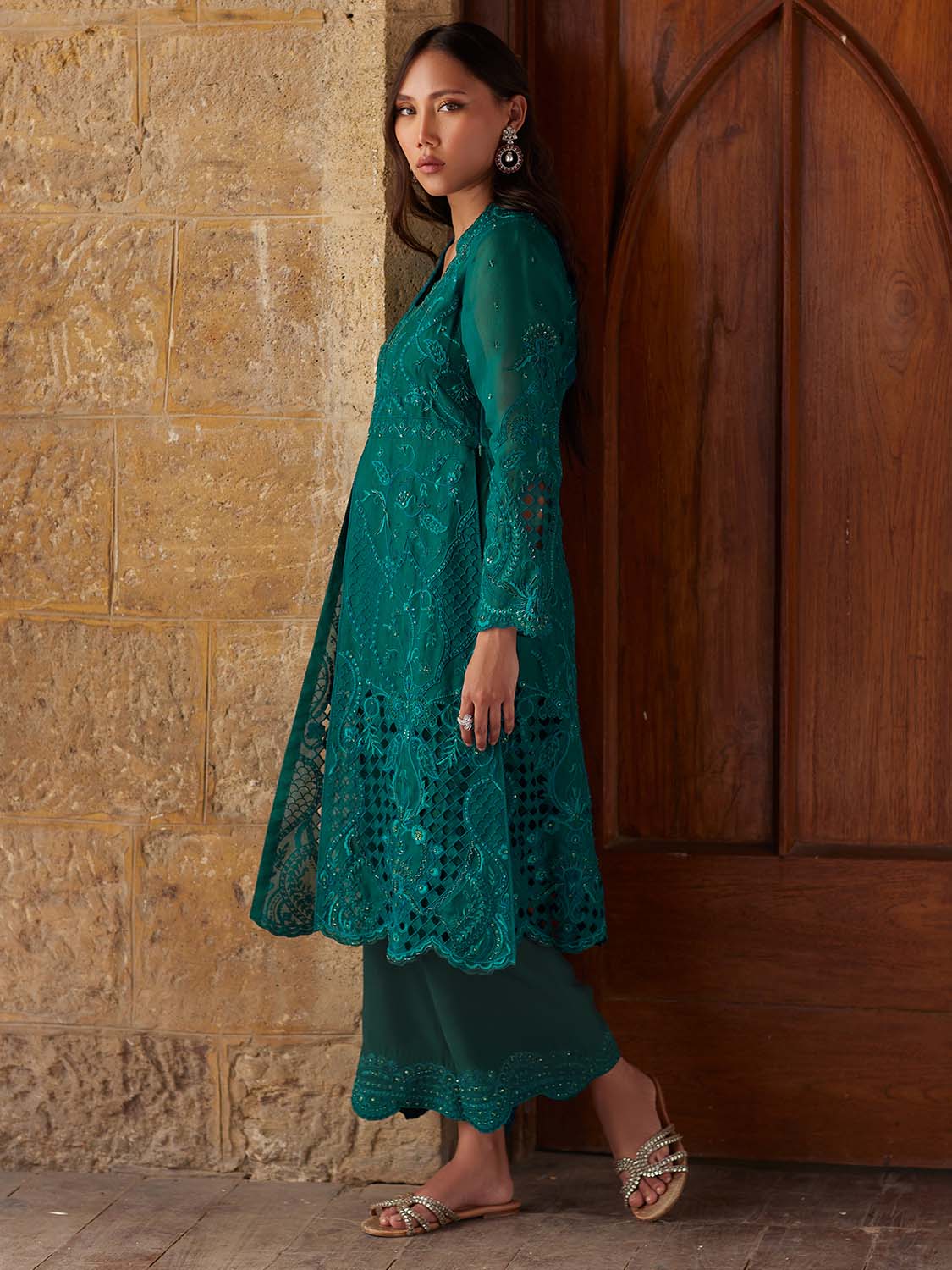 NAYAB & IZAAR - Image 3