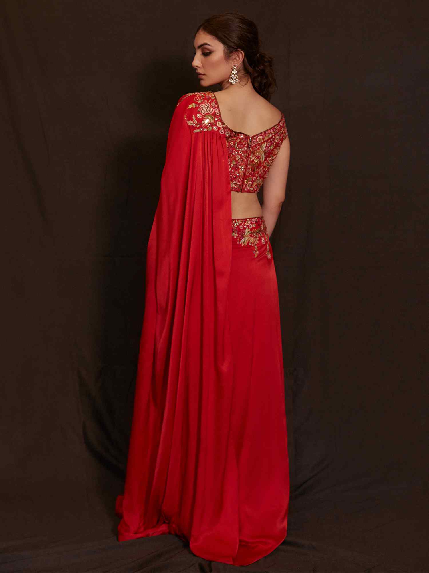 BLOUSE & DRAPED SARI - Image 3