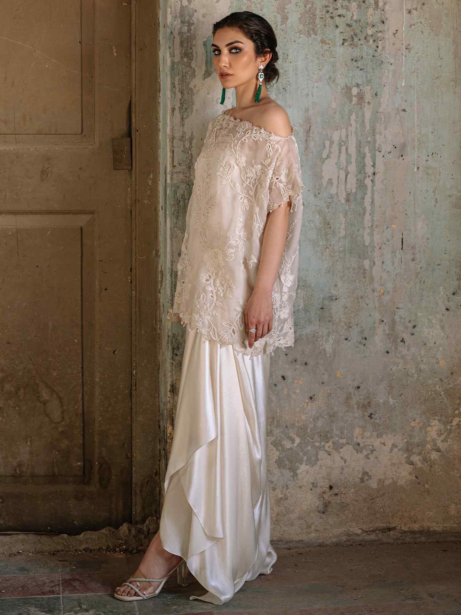 OFF SHOULDER & PINCHED SKIRT - Image 3