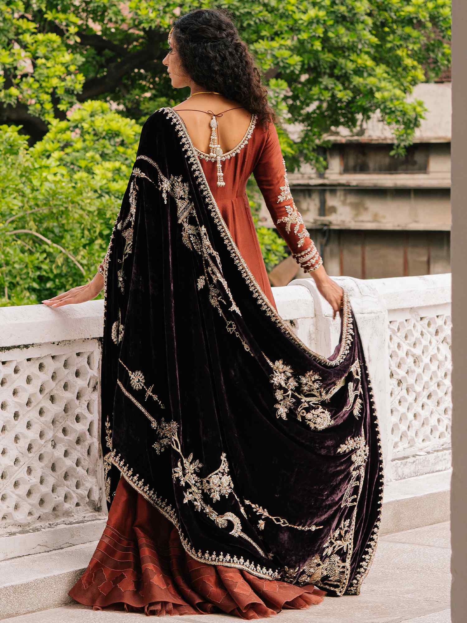 PESHWAS, LEHENGA & SHAWL - Image 5