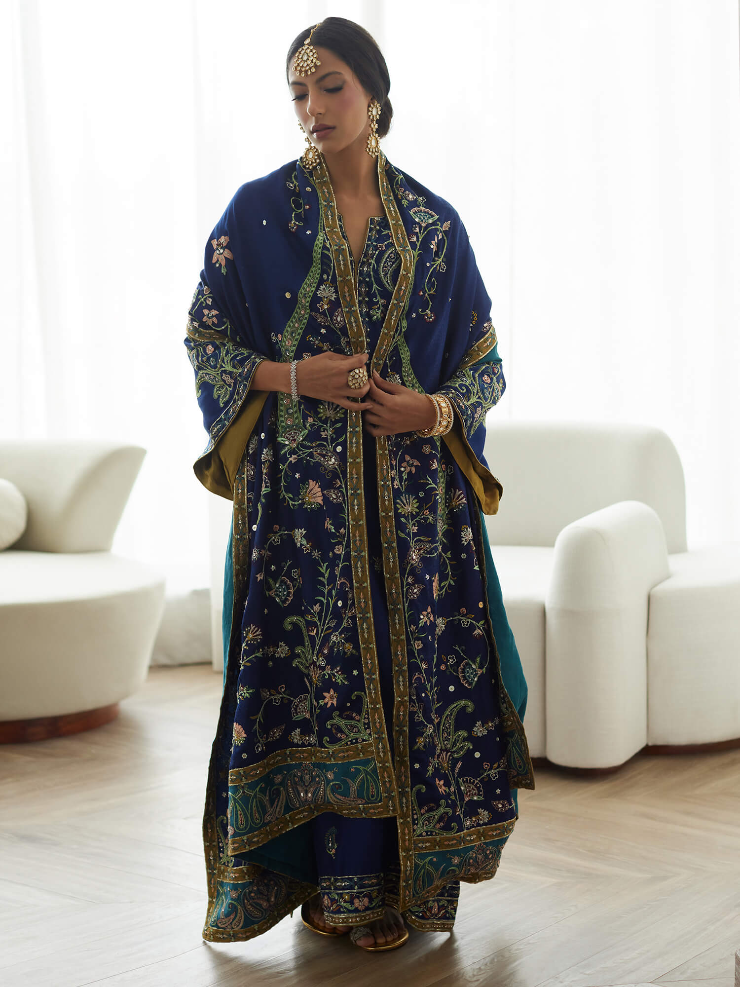 SAVANNAH & SHAWL - Image 2