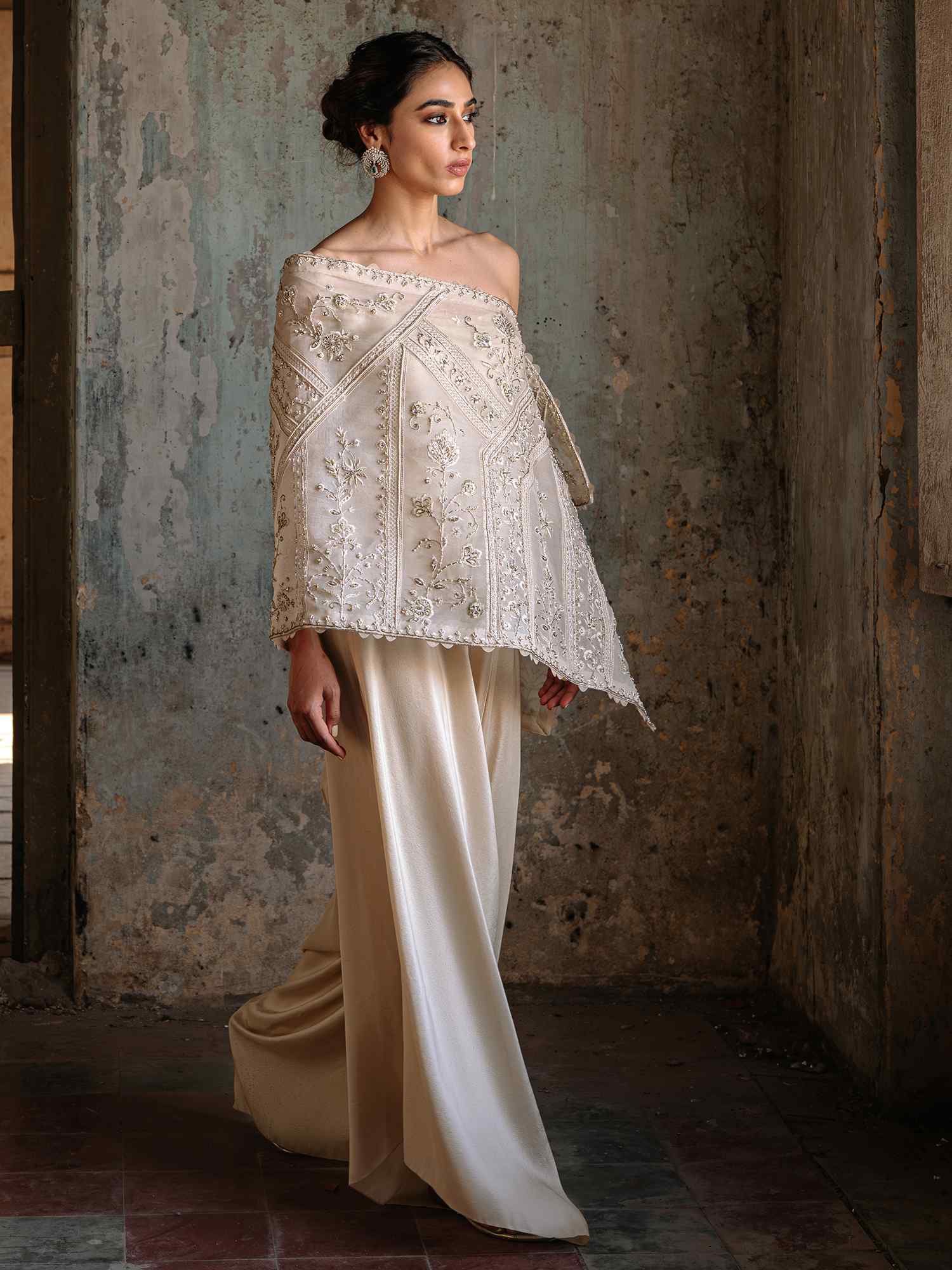 WRAP STOLE, BLOUSE & PANTS - Image 4